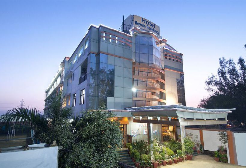 Hotel Royale' Residency 10