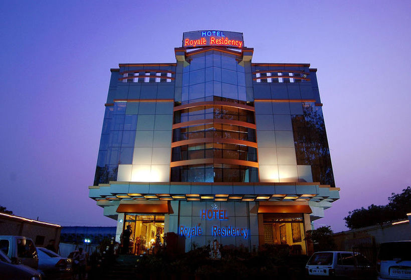 Hotel Royale' Residency 17