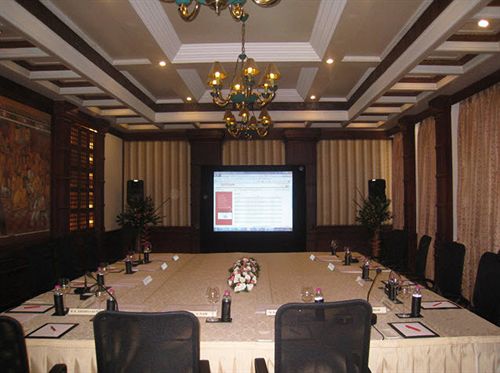 The Gateway Hotel Marine Drive 12