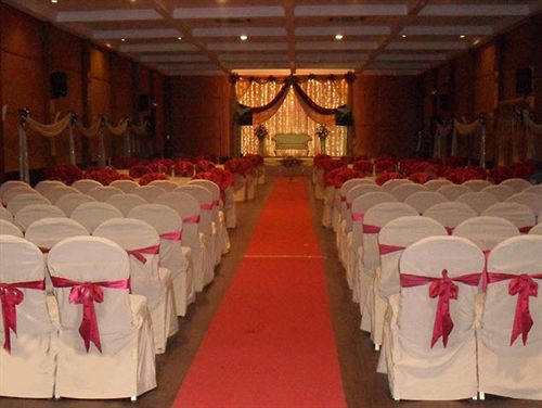 The Gateway Hotel Marine Drive 13