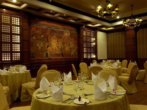 The Gateway Hotel Marine Drive 14