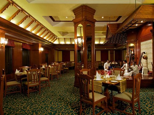 The Gateway Hotel Marine Drive 19