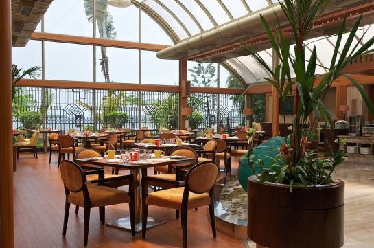 The Gateway Hotel Marine Drive 8