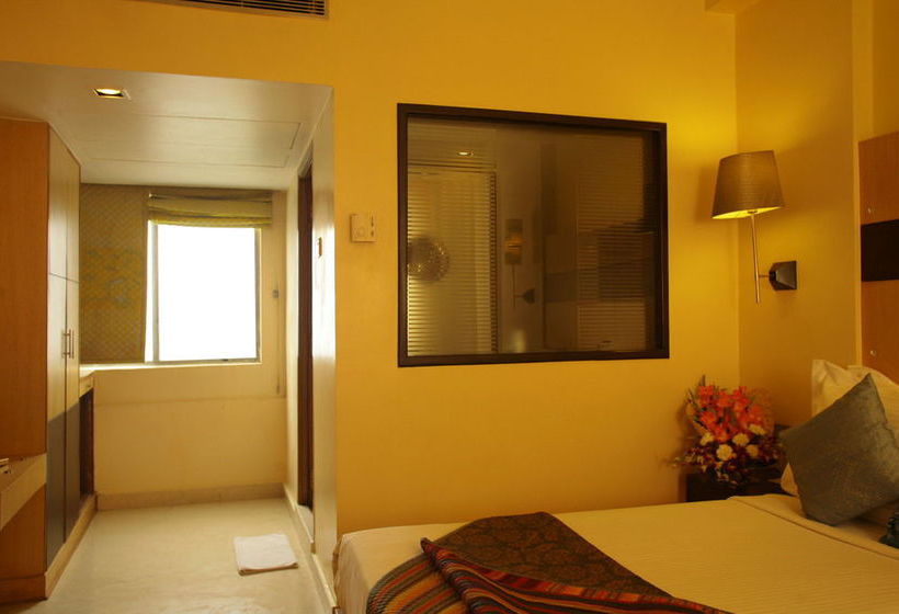 Hotel jüSTa on Necklace Road 18