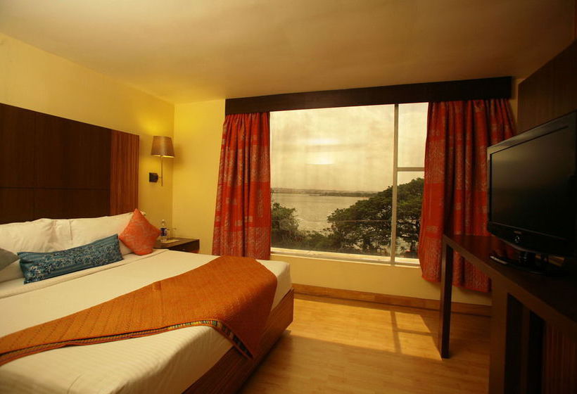 Hotel jüSTa on Necklace Road 5