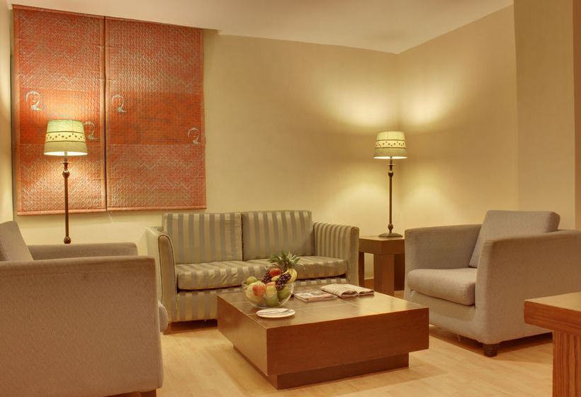 Hotel jüSTa on Necklace Road 7