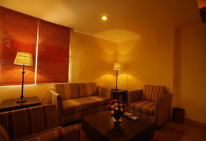 Hotel jüSTa on Necklace Road 8