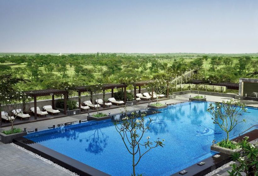 The Leela Kempinski Hotel & Residences 17