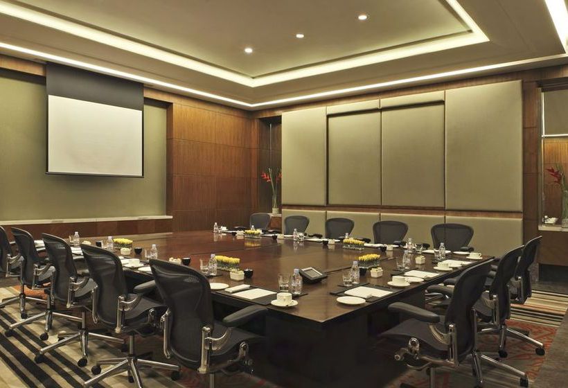 The Leela Kempinski Hotel & Residences 19