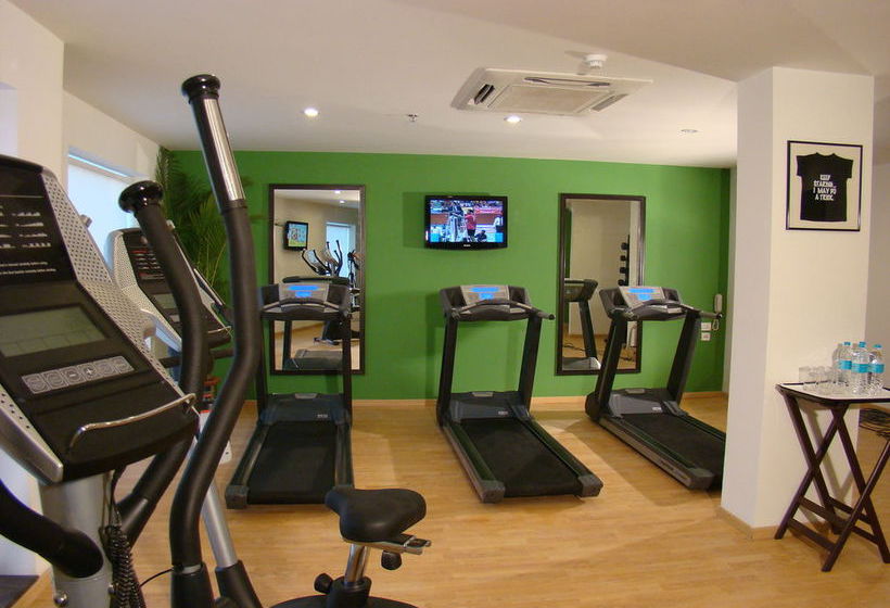 Hotel Lemon Tree Chennai 11