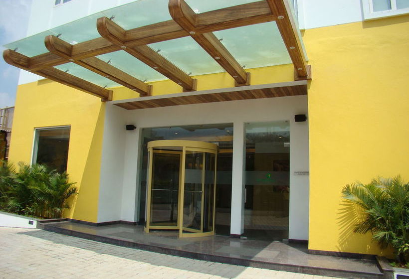 Hotel Lemon Tree Chennai 12