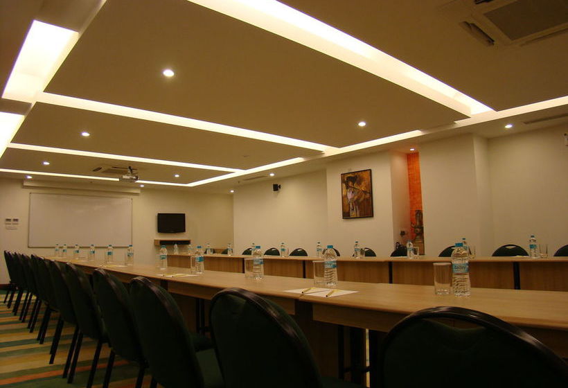 Hotel Lemon Tree Chennai 16