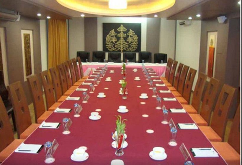 Hotel Pradhyuman Lords Inn 4