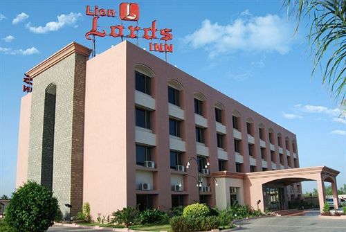 Hotel Lion Lords Inn 8