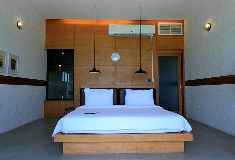 Hotel Baan Talay Resort 13