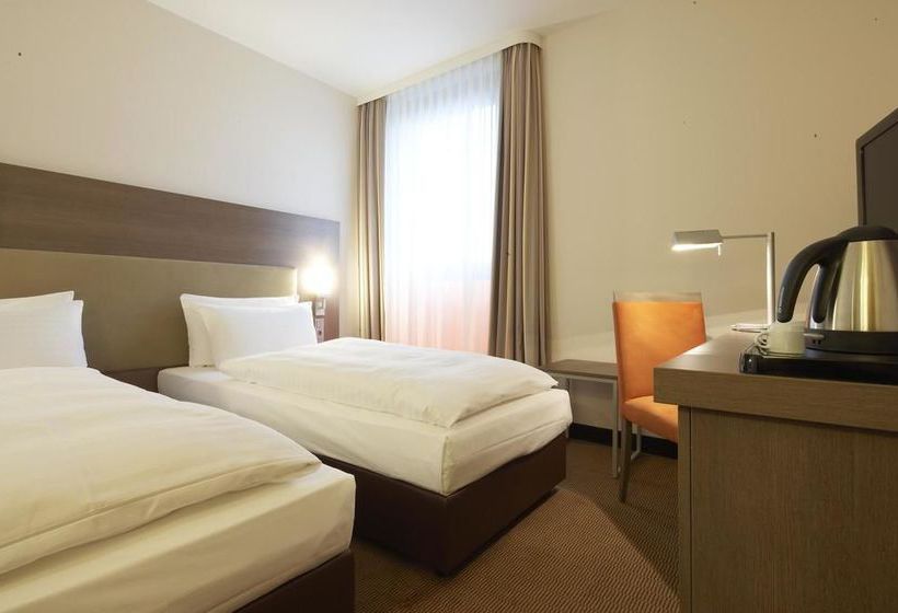 Hotel InterCity Berlin Brandenburg Airport 10