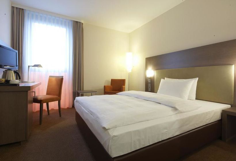 Hotel InterCity Berlin Brandenburg Airport 11