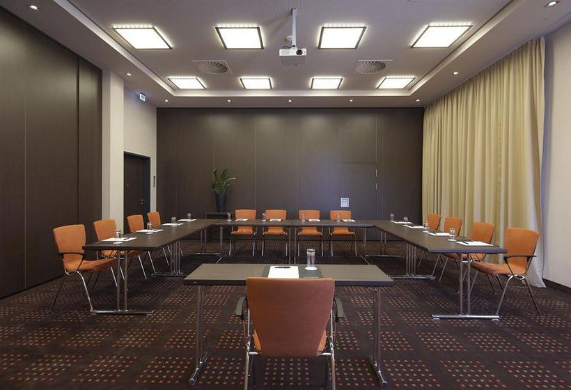 Hotel InterCity Berlin Brandenburg Airport 6