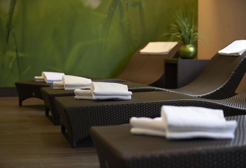 Hotel InterCity Berlin Brandenburg Airport 8