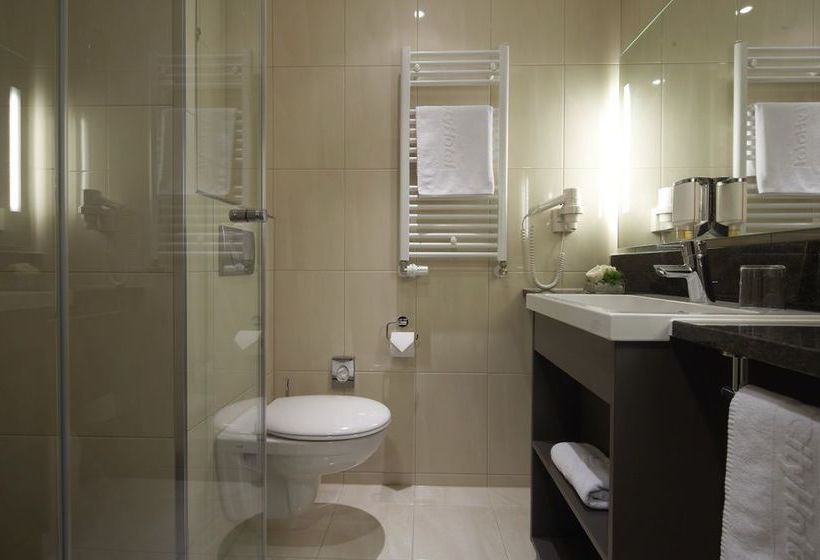 Hotel InterCity Berlin Brandenburg Airport 9