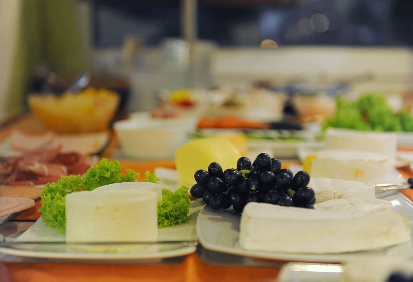 Fair Hotel Europaallee 12