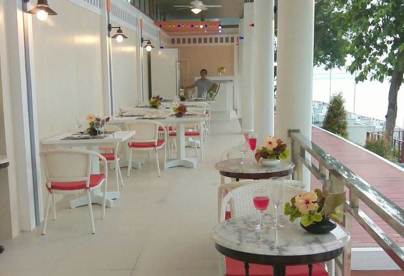 Resort Kohngai Cliff Beach 16