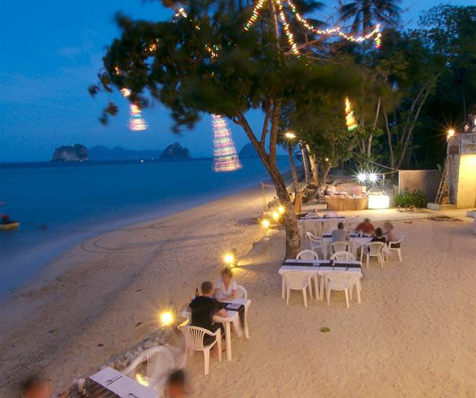 Resort Kohngai Cliff Beach 3