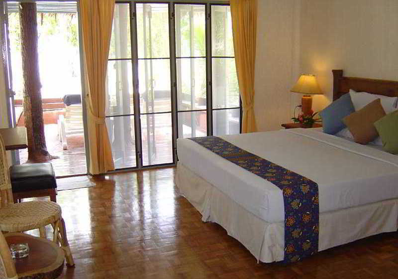 Hotel Koh Ngai Resort 8