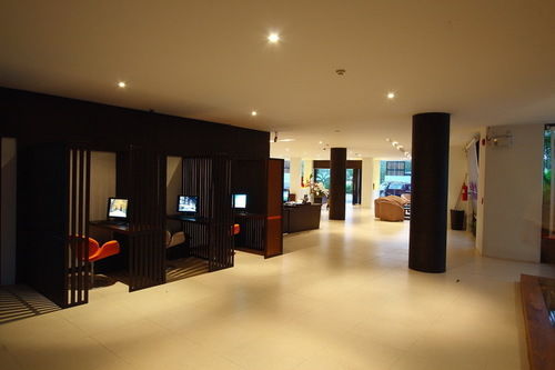 The Kris Condotel Bangtao 16