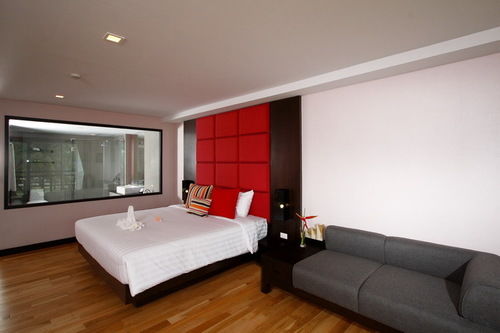 The Kris Condotel Bangtao 20