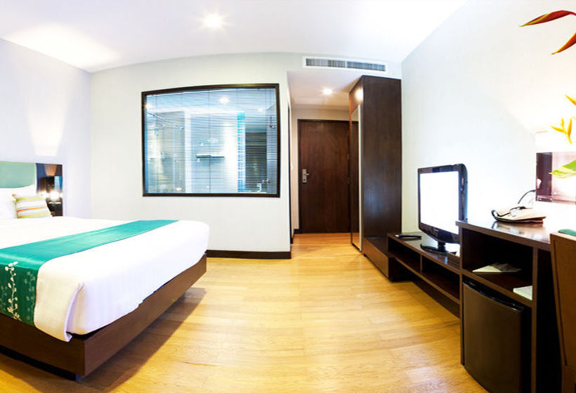 The Kris Condotel Bangtao 5