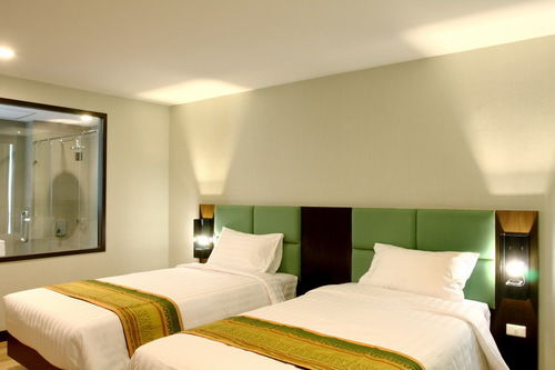 The Kris Condotel Bangtao 8