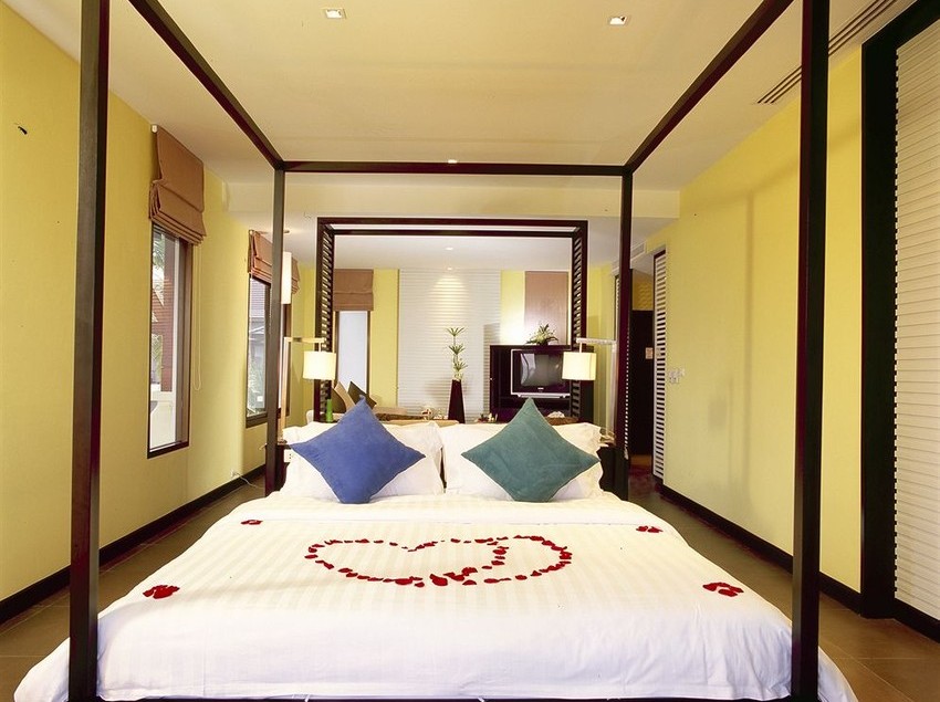 Apsara Beachfront Resort & Villa 12