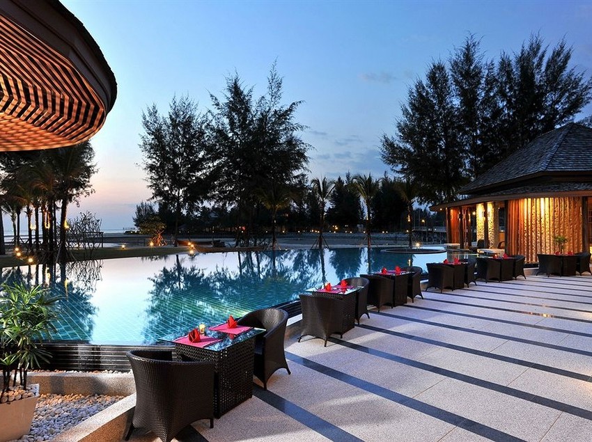 Apsara Beachfront Resort & Villa 4