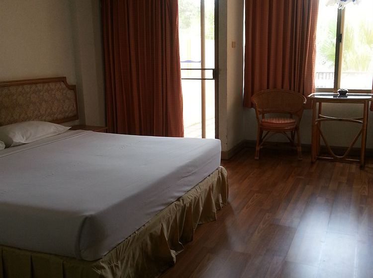 Hotel Takiab Beach Resort 5