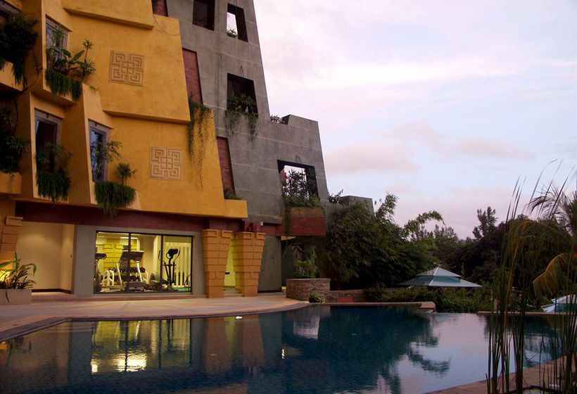 Hotel The Aspasia Phuket 8