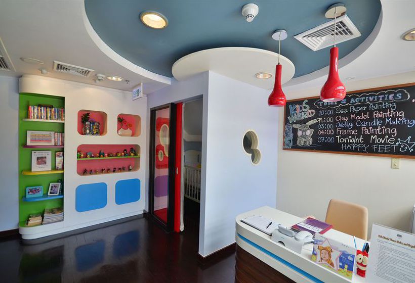 Novotel Phuket Surin Beach Resort 9