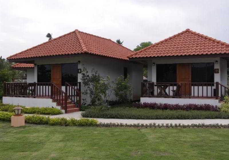 Sailom Resort Bangsaphan 5