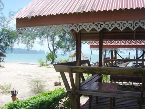 Pan Beach Bungalows 9