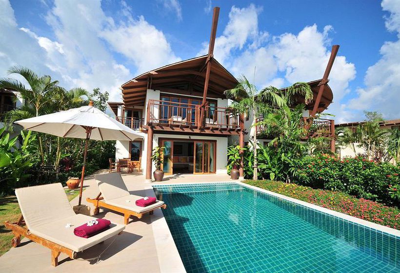 Hotel The Village Coconut Island Beach Resort 11