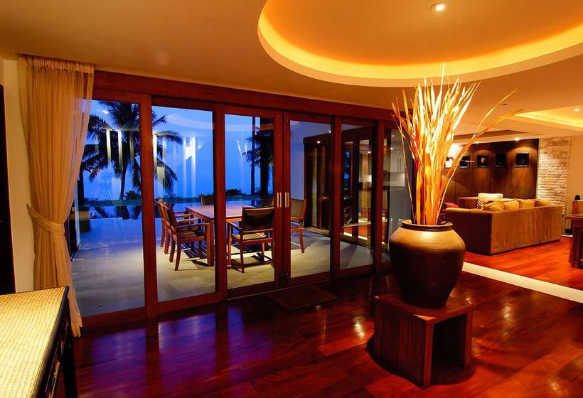 Hotel The Village Coconut Island Beach Resort 12