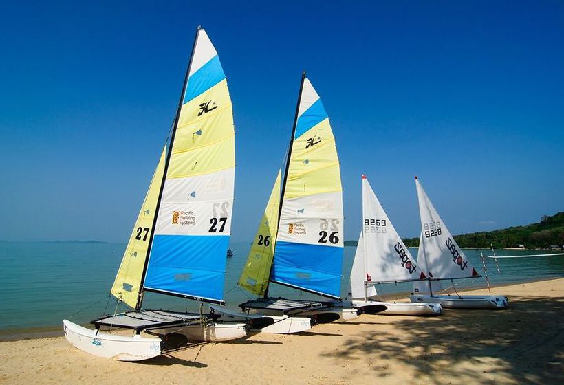 Hotel The Village Coconut Island Beach Resort 15