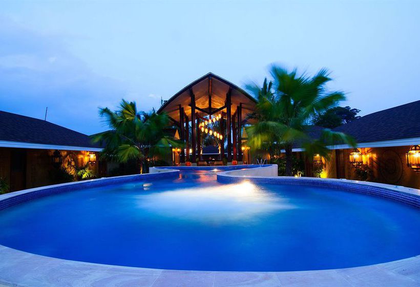 Hotel The Village Coconut Island Beach Resort 20