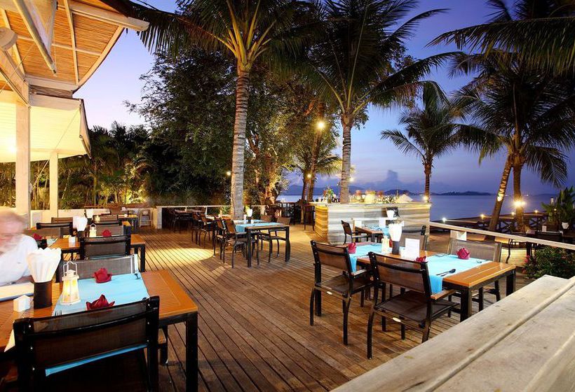 Hotel The Village Coconut Island Beach Resort 3