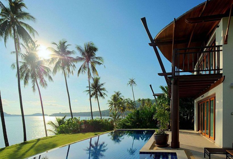 Hotel The Village Coconut Island Beach Resort 7