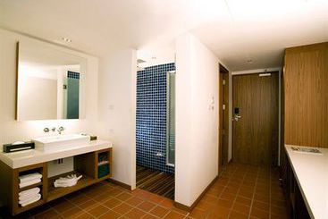 Hotel The Sea Patong 3