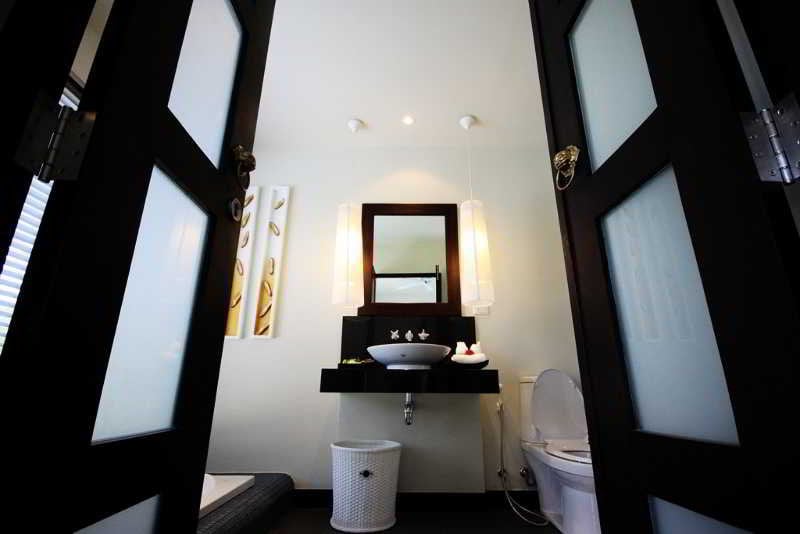 Hotel Two Villas Holiday Oriental Style Nai Harn Beach 7