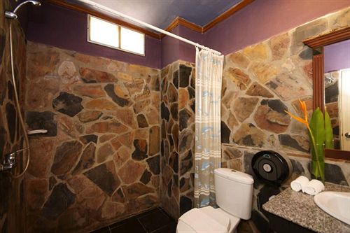 Salad Beach Resort 9