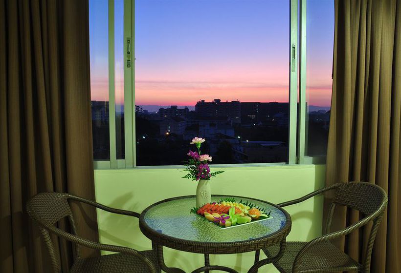 Mayflower Grande Hotel 12