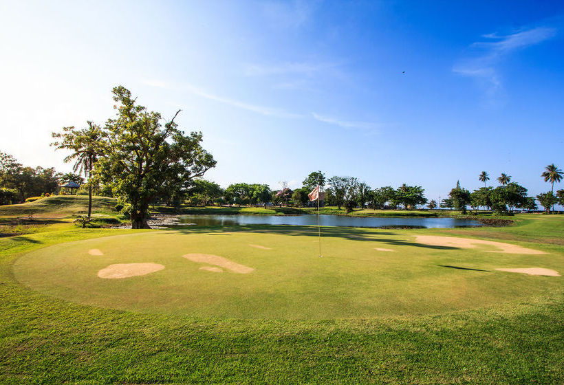 Novotel Chumphon Beach Resort & Golf 10